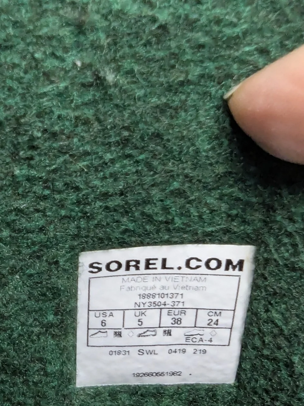 SOREL Youth Kids Winter Boots Sz 6 Camo Waterproof